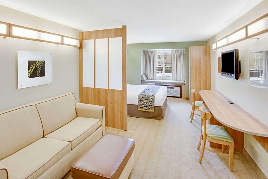 Microtel Inn & Suites by Wyndham Saraland