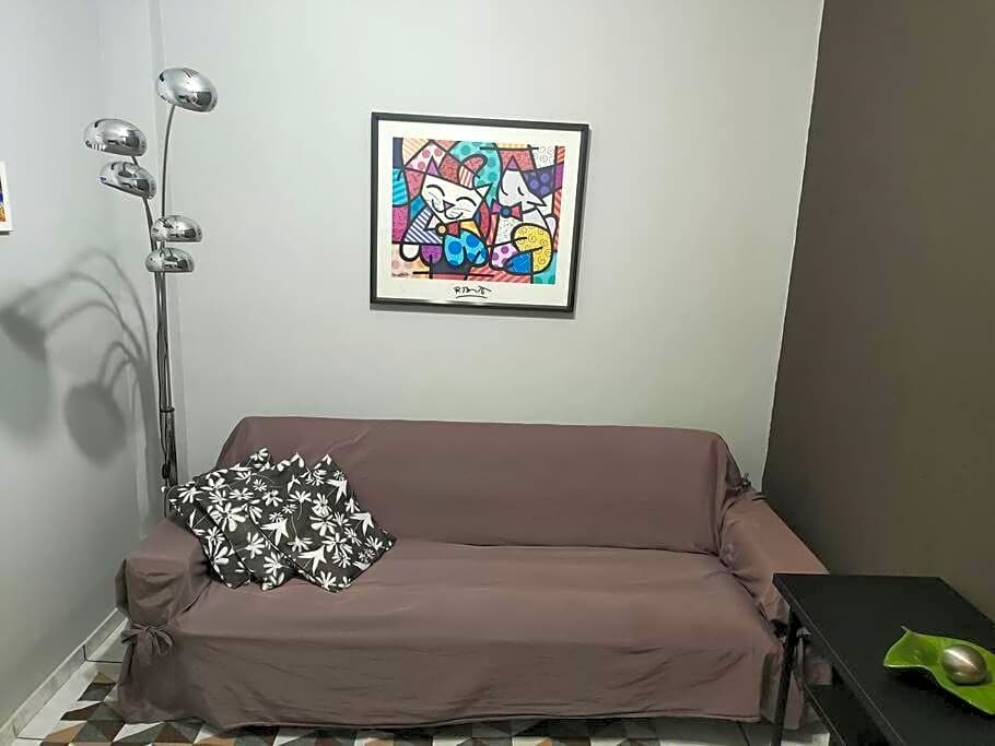 Apê completo em Copacabana/RJ.