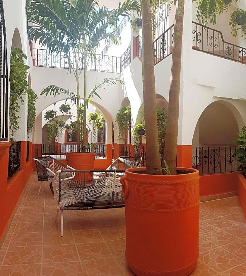 Alma y Mar Hotel & Suites by BFH