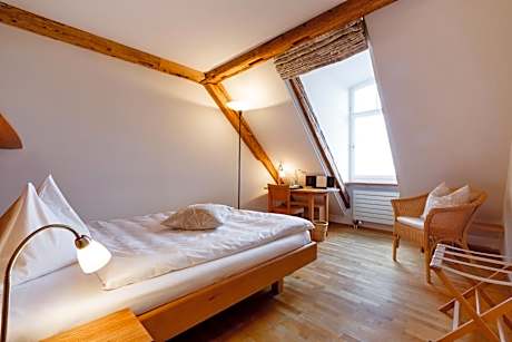 Single Room with Lake View