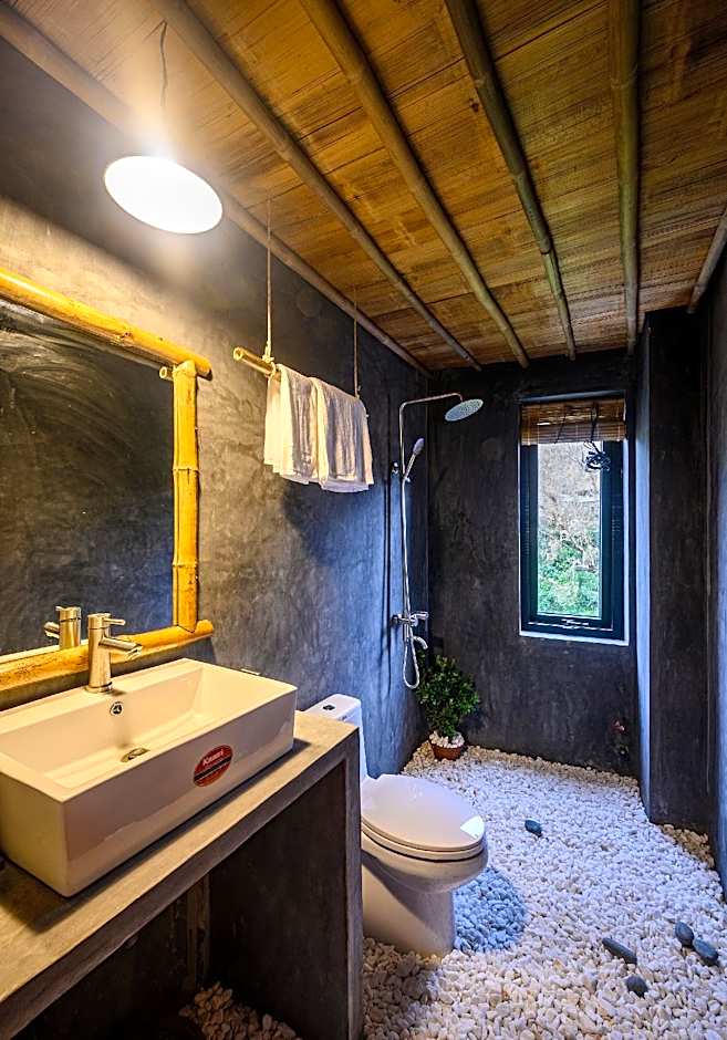 Mira Bai Xep - The Hidden Jewel