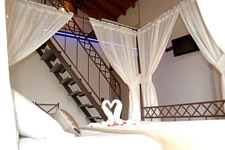 Deluxe Suite with Spa Bath