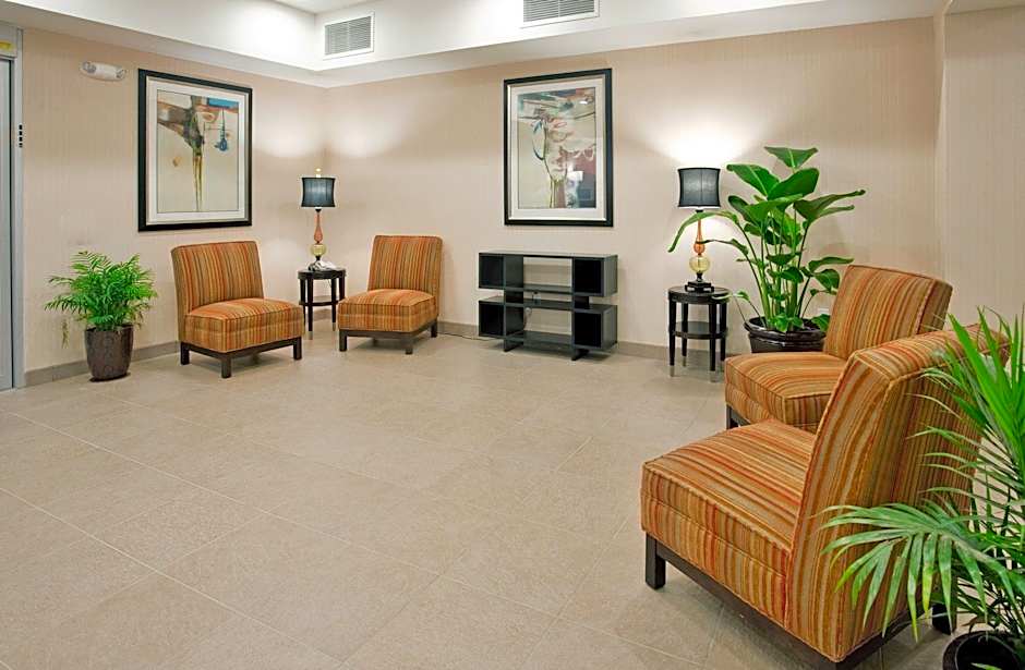 Holiday Inn Express Topeka North By IHG