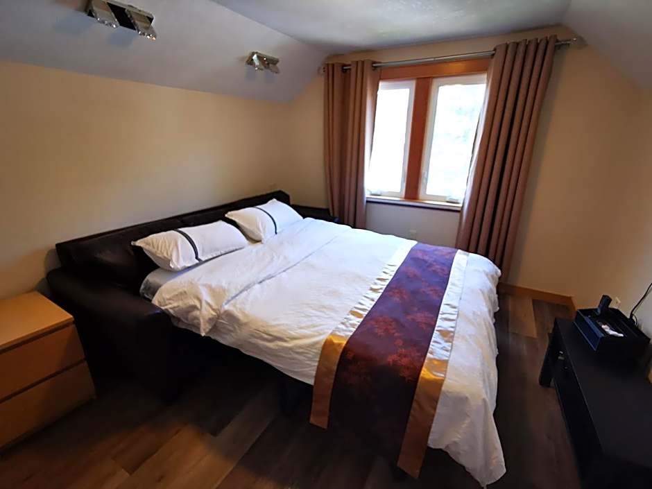 Riverfront Estate Bed&Breakfast Banff