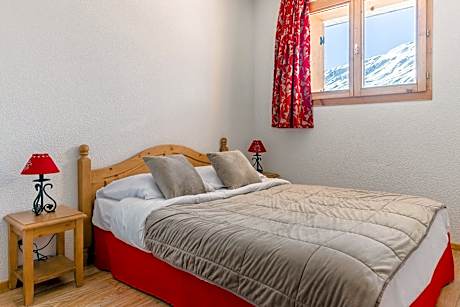 Chalet (8 Adults)