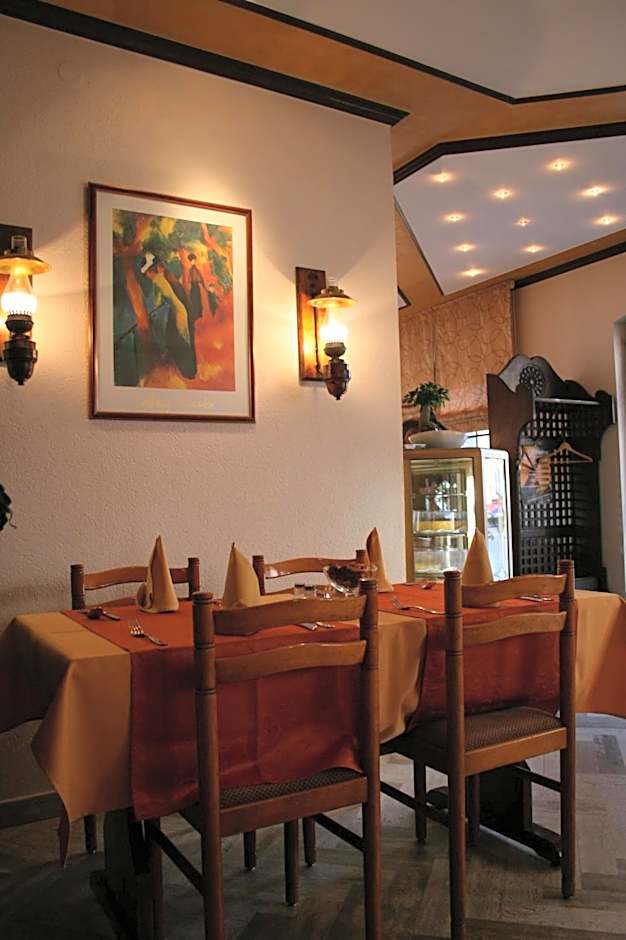 Le Pavillon – Echternach, MO