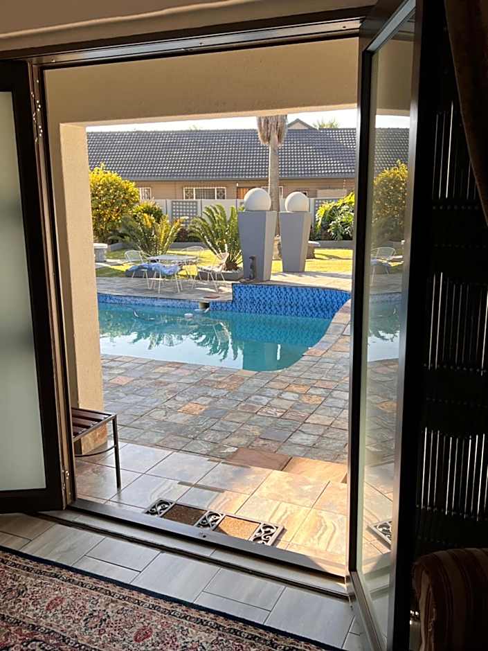 2 Op Terblanche Guesthouse