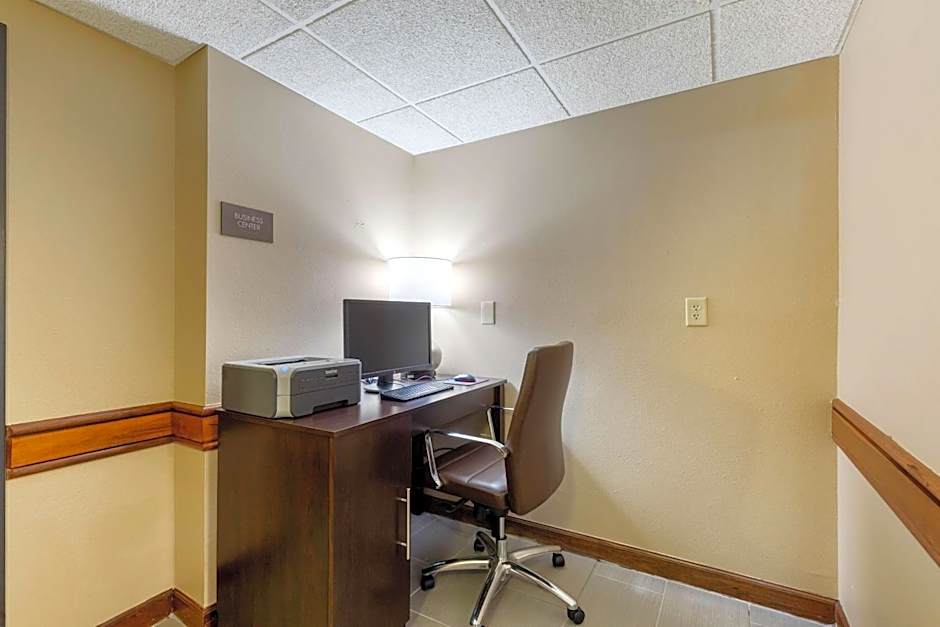 Comfort Inn & Suites Milford