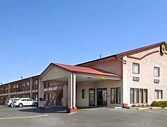budgetel Inn & Suites