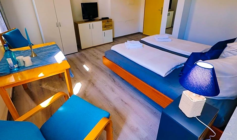 Ryde & Hyde Budget Hotel