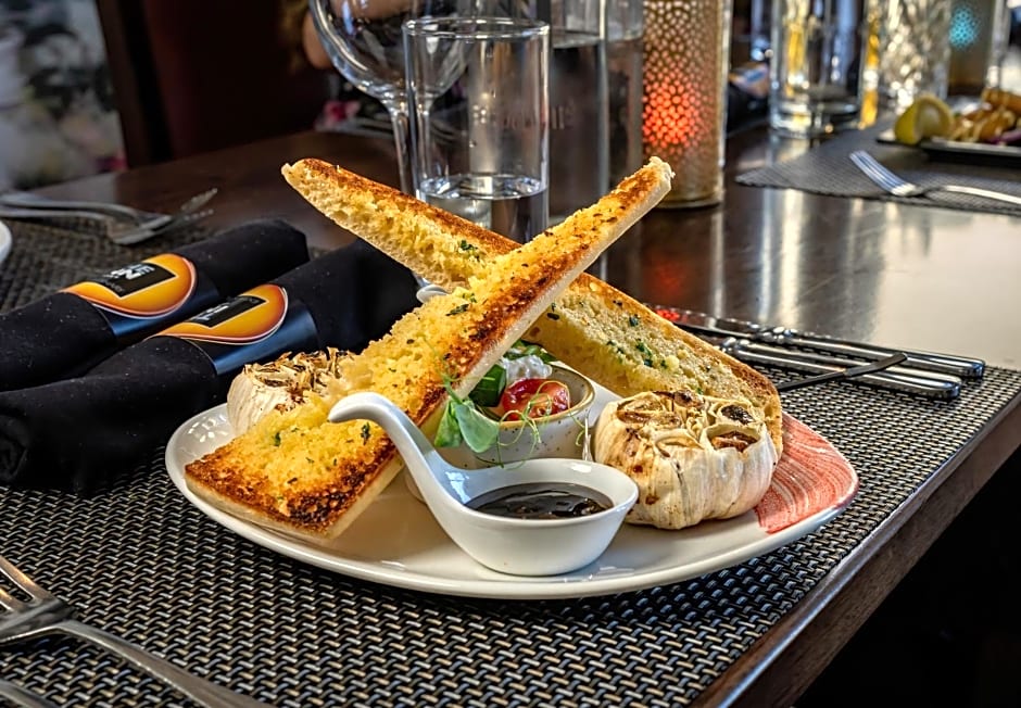 The Inn Boutique Hotel Bar and Restaurant (Pet-friendly)