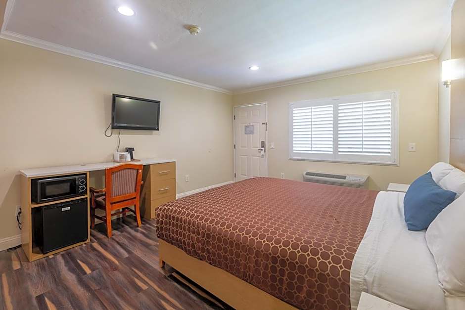 Hollywood City Inn