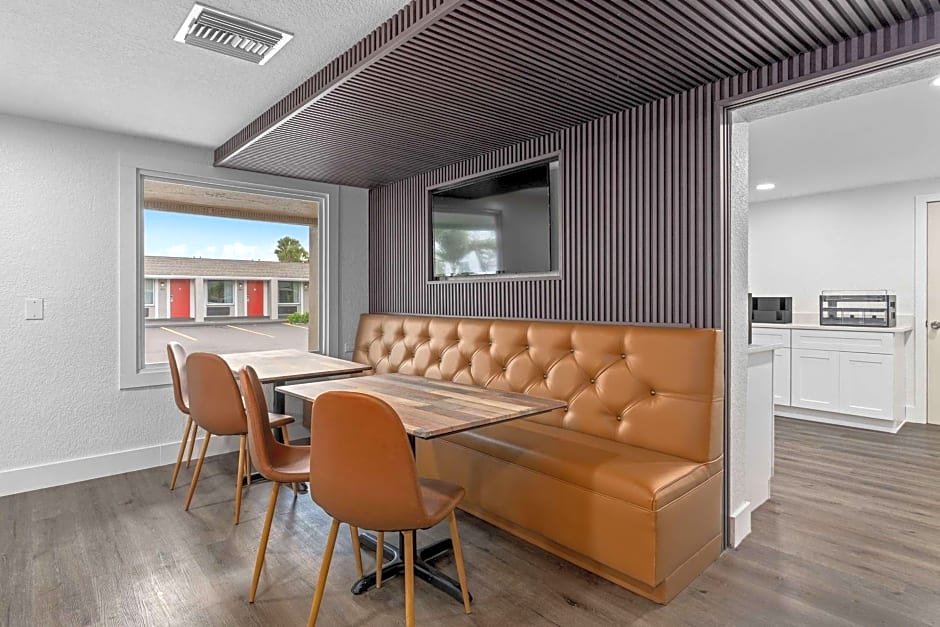 Travelodge by Wyndham Kissimmee Orlando