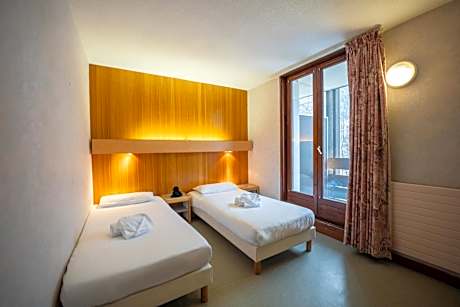 Quadruple Room with Mountain View