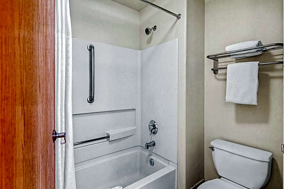 Quality Inn & Suites Vail Valley