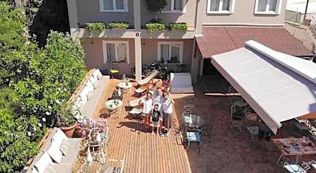 A&B Home Hotel