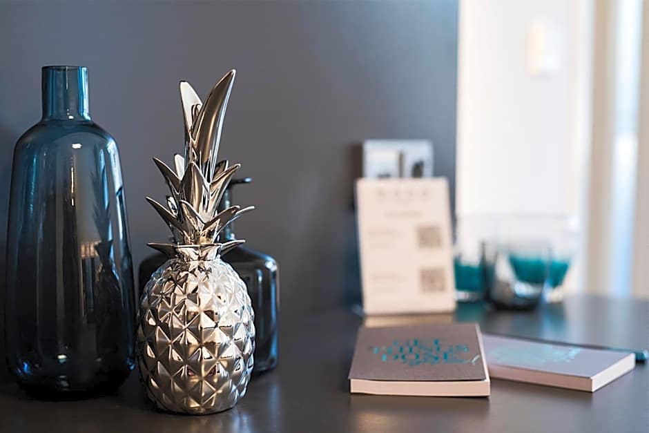 Mood contemporary living