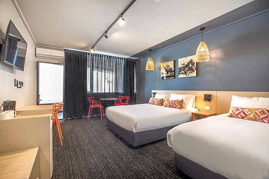 Nightcap at Monash Hotel