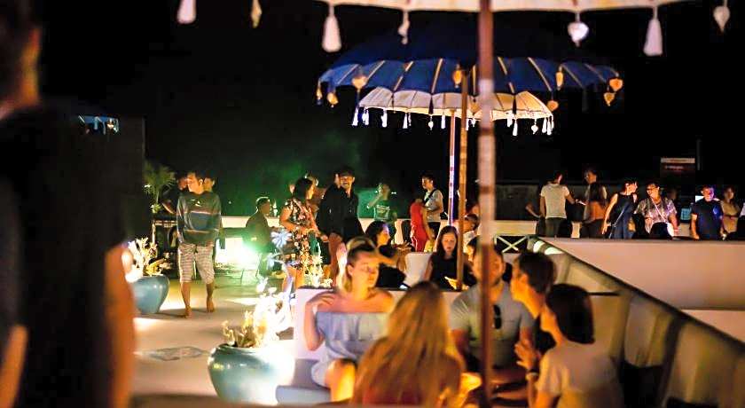 Seaesta Komodo Hostel & Hotel