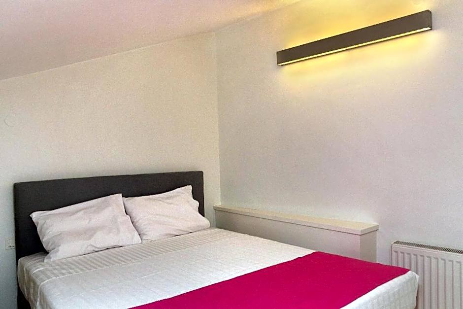 VIVIAN Art Apartments