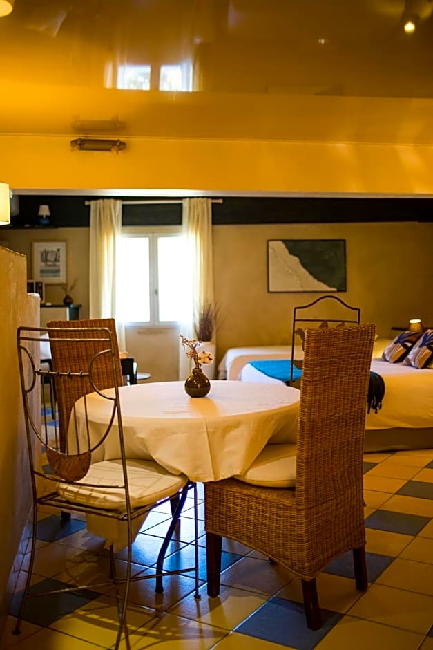 In Provence Hôtel - Expérience Atypique