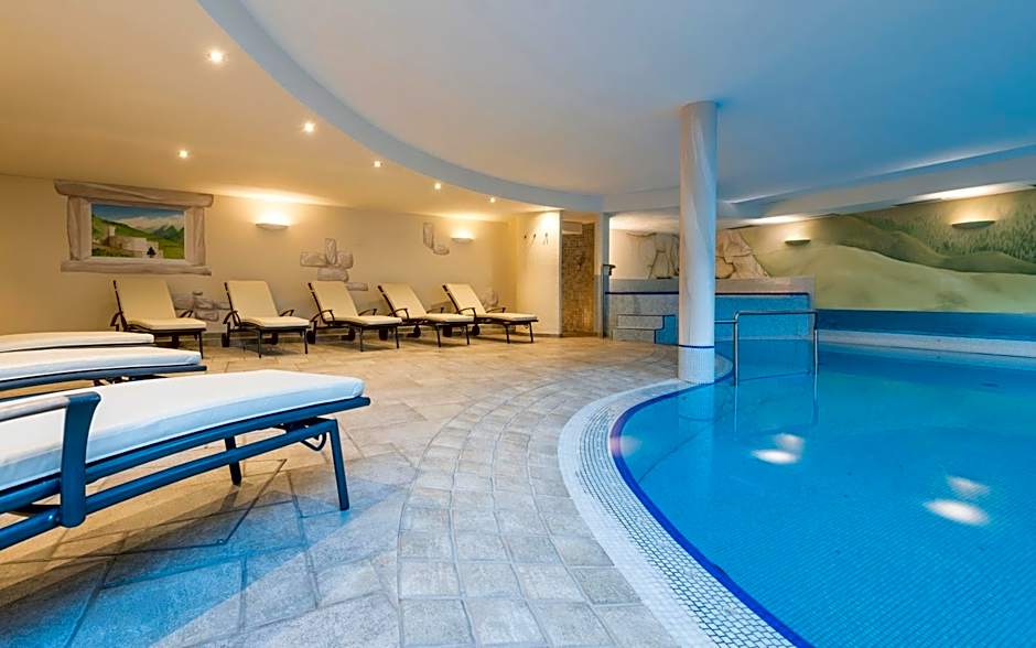 Saldur Small Active Hotel