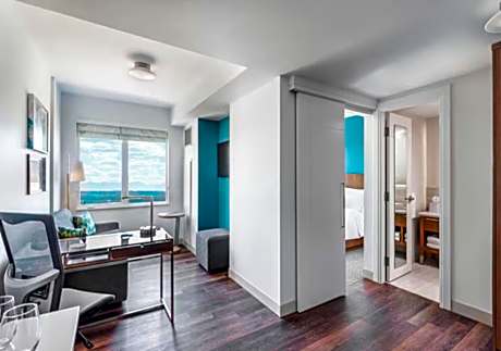 One-Bedroom King Suite