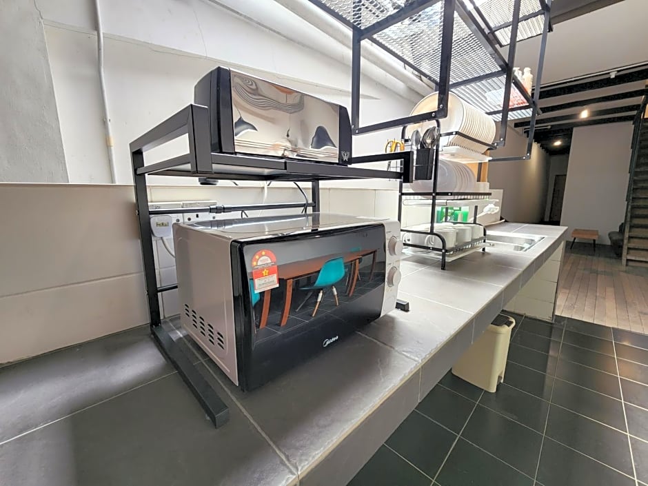 Upspot Kuching Waterfront Premium Hostel