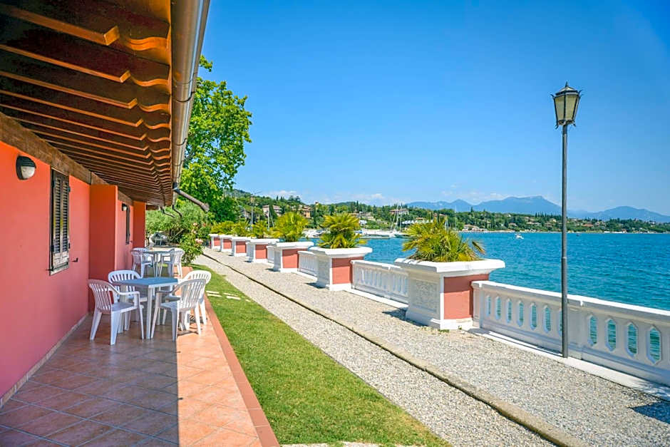 VILLA GARUTI VILLAGE