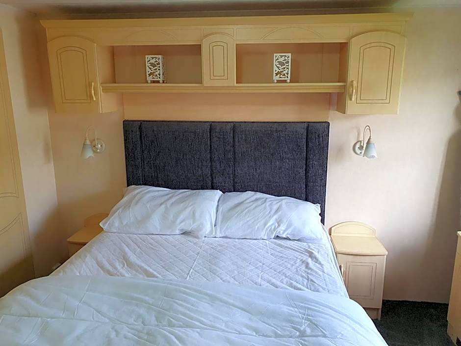 Seaview Debonair Super 6 Berth Blow Heated