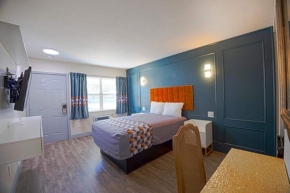 Sunrise Inn by OYO Titusville FL