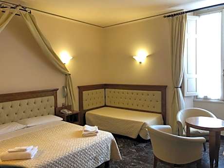 Superior Triple Room with City View