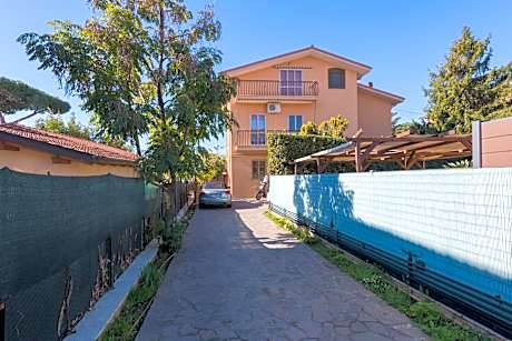 Travelershome Ciampino&Morena GuestHouse