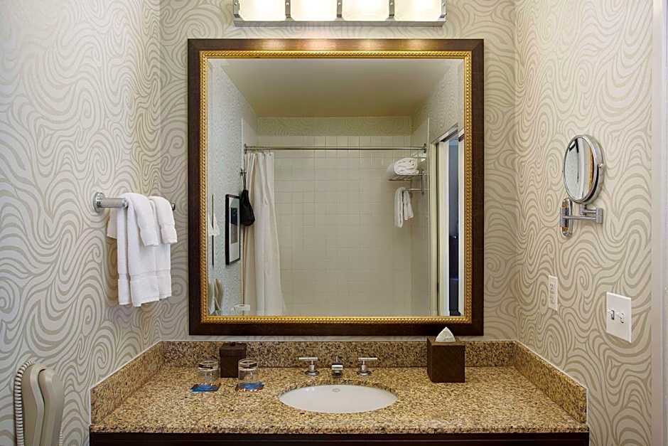 Juniper Hotel Cupertino, Curio Collection By Hilton