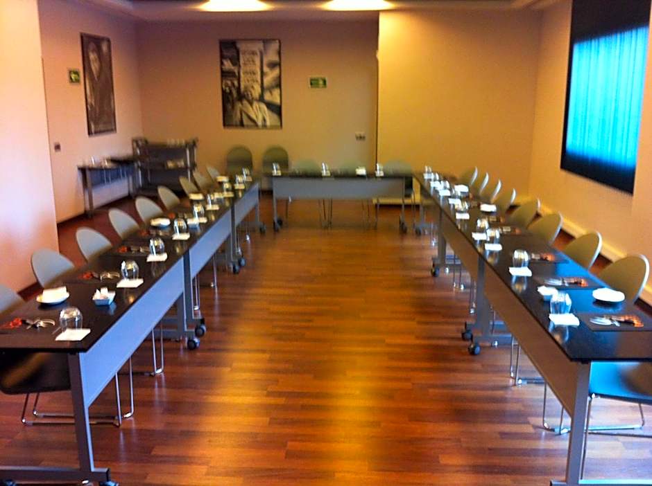 täCH Madrid Airport