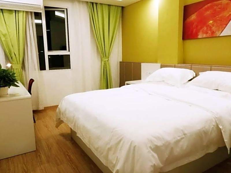 Shell Shanghai Baoshan District Tieli Road Subway Station Tiefeng Road Hotel