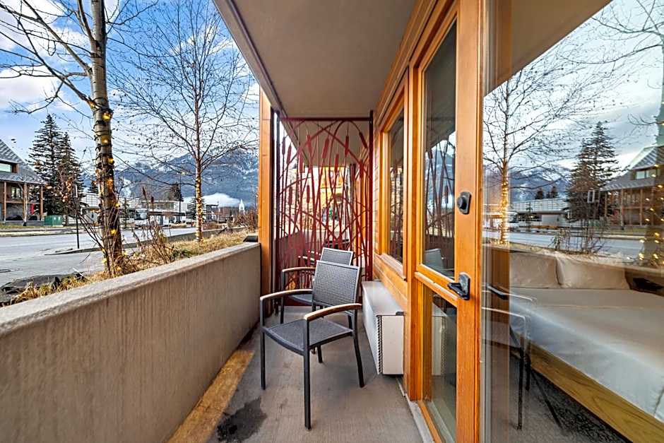 Moose Hotel and Suites
