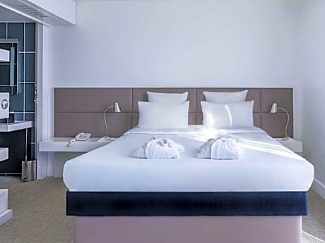 Executive Queen Room with Balcony