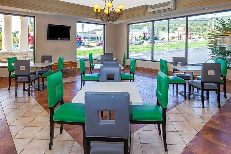 Days Inn by Wyndham Dalton