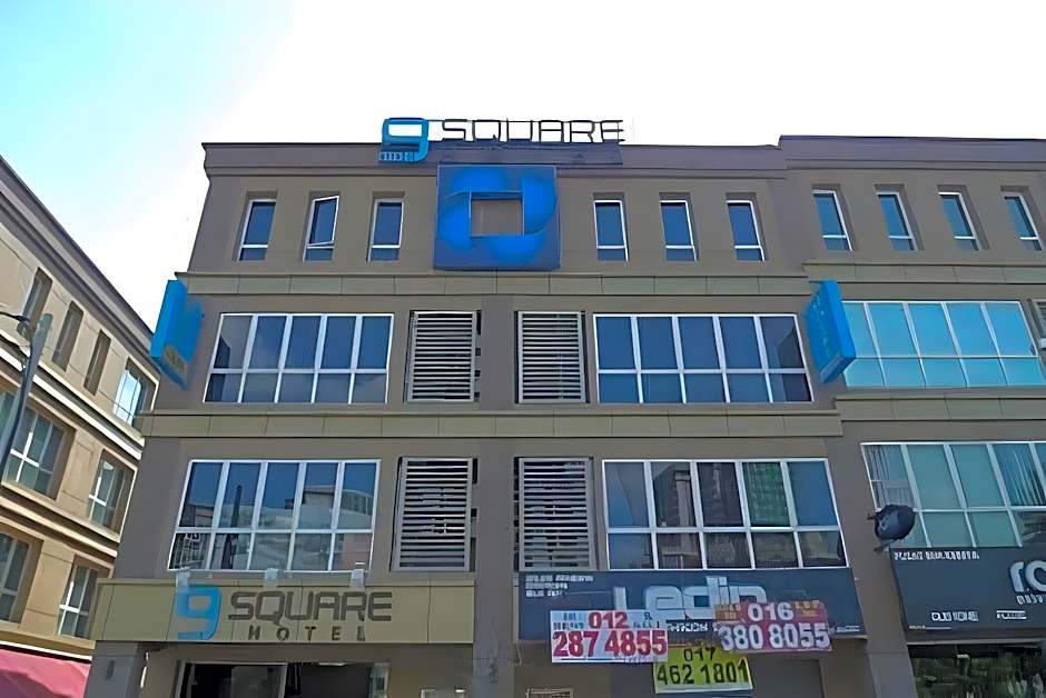 9 Square Hotel