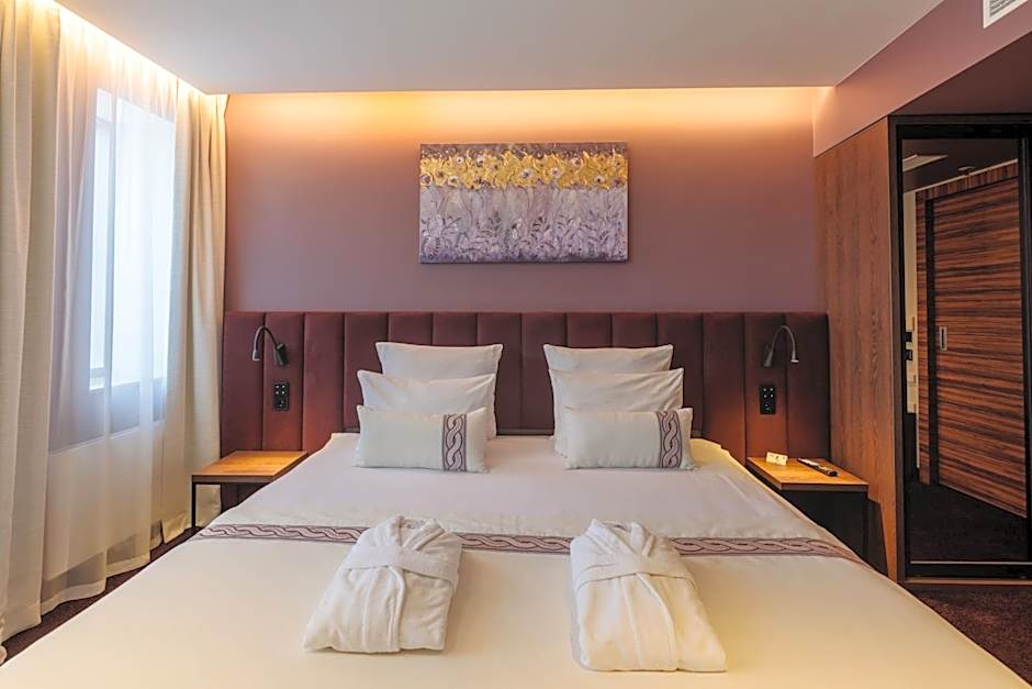 Avalon Hotel & Conferences
