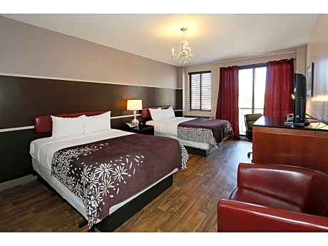 Executive Two Double Beds with Balcony and Kitchenette