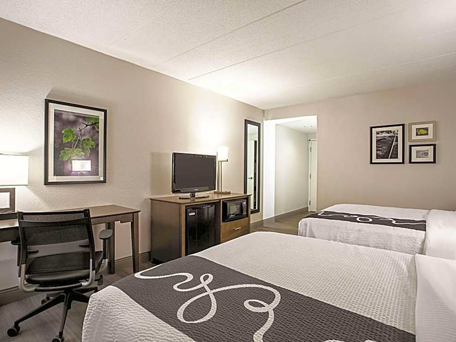 La Quinta Inn & Suites by Wyndham Baltimore N/White Marsh