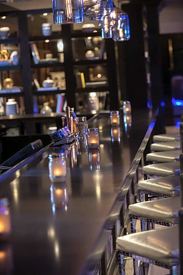 Renaissance by Marriott Albany Hotel