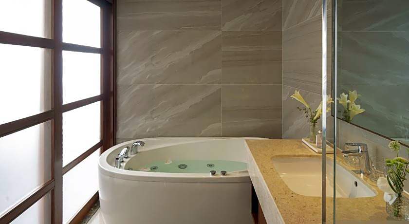 Orchids Saigon Hotel