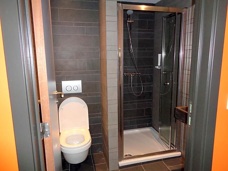 Brxxl 5 City Centre Hostel