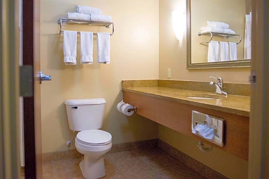 Holiday Inn Express Devils Lake By IHG