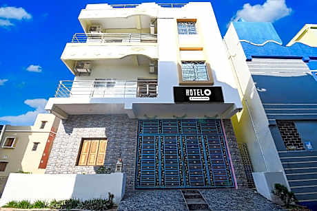 Super Hotel O Sarvodaya Nagar Near Railway Station