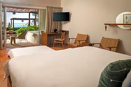 Master Suite Beach Front with Plunge Pool