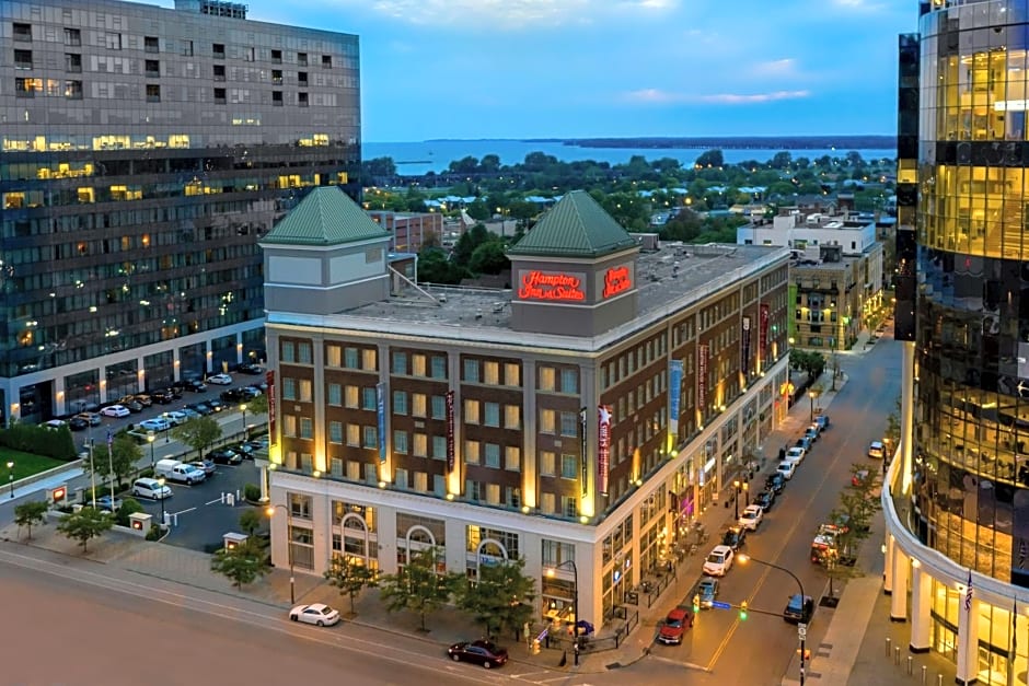 Hampton Inn By Hilton And Suites Buffalo Downtown